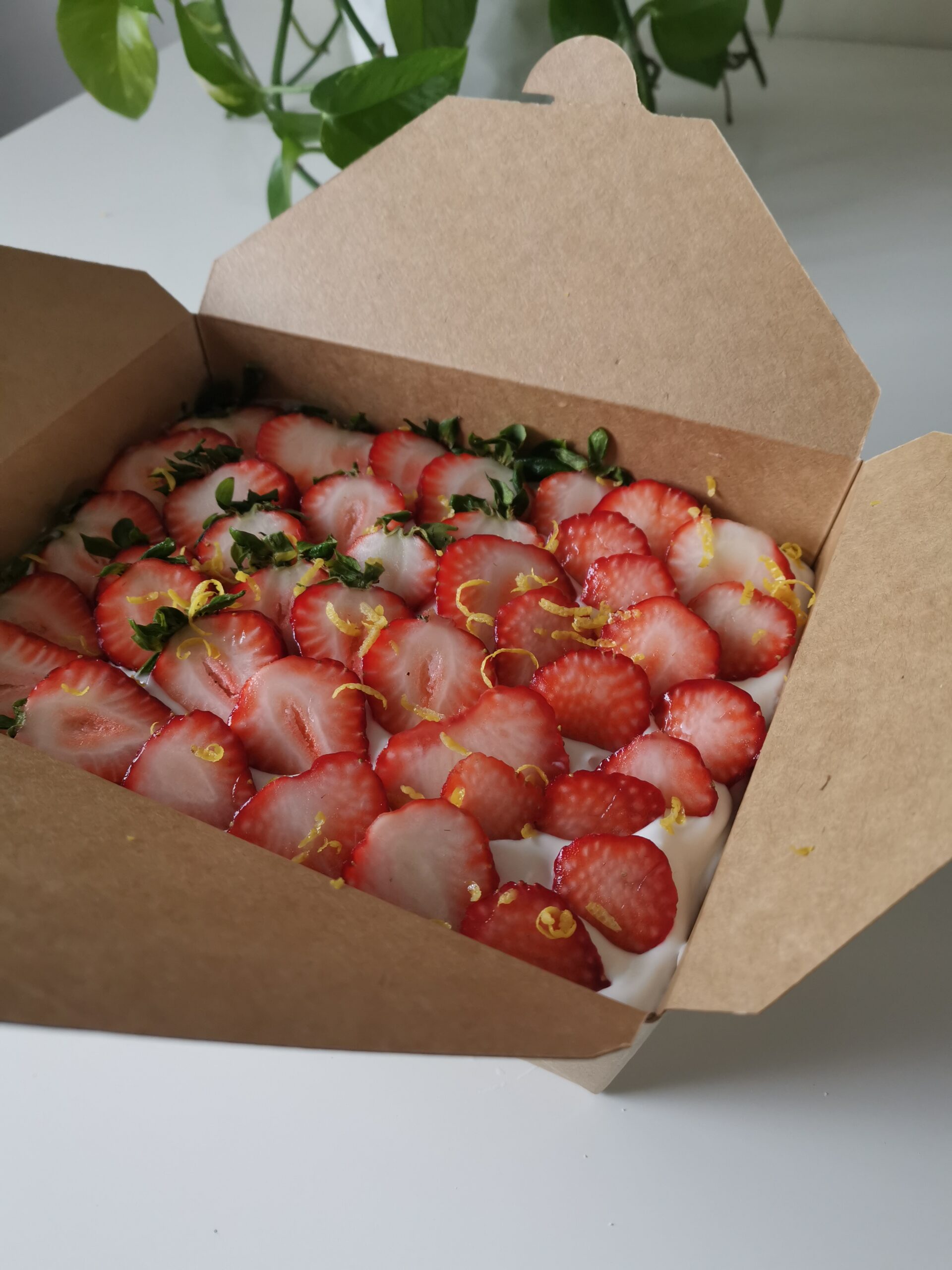 strawberry kisses tiramisu