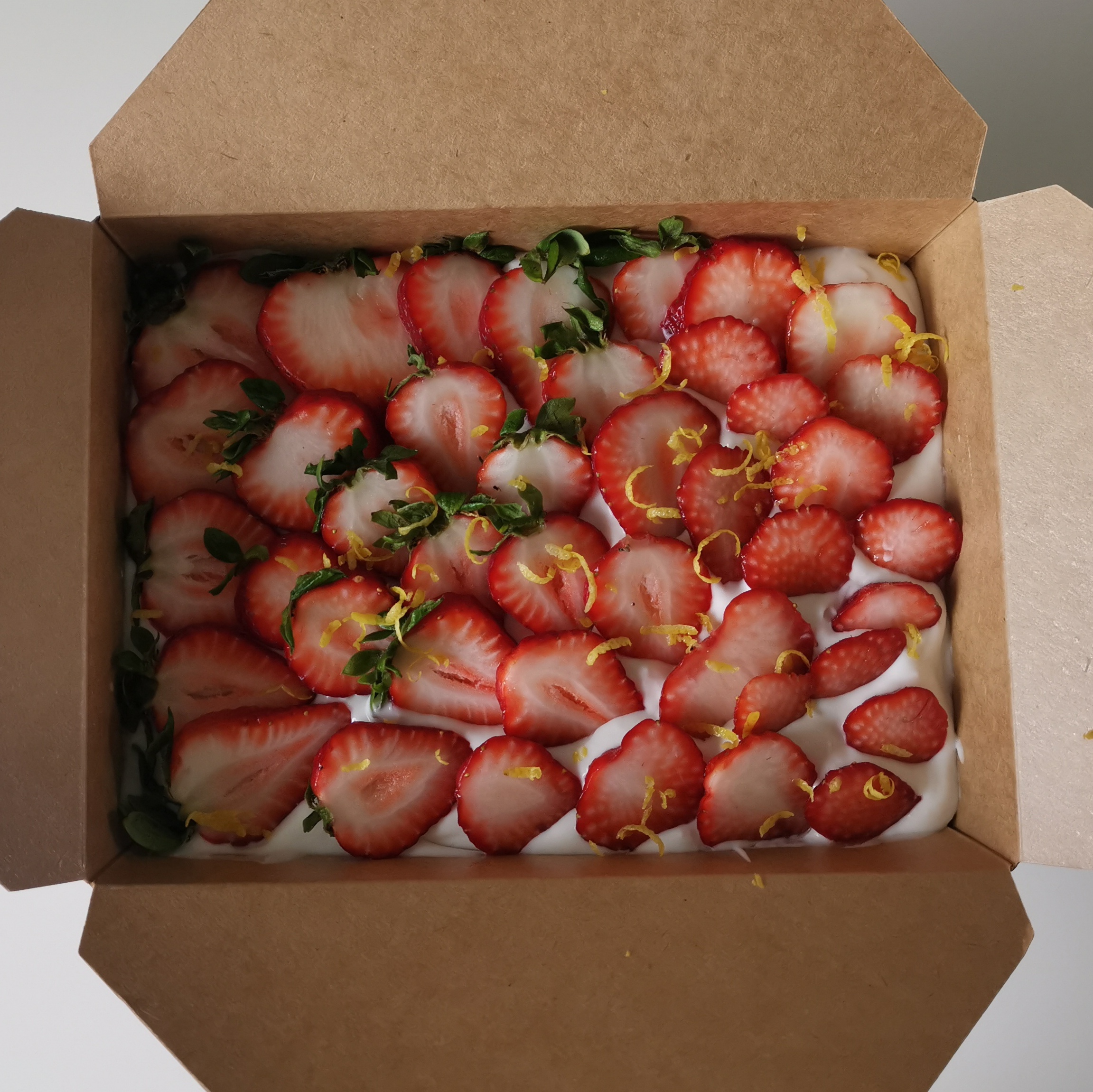 strawberry kisses tiramisu